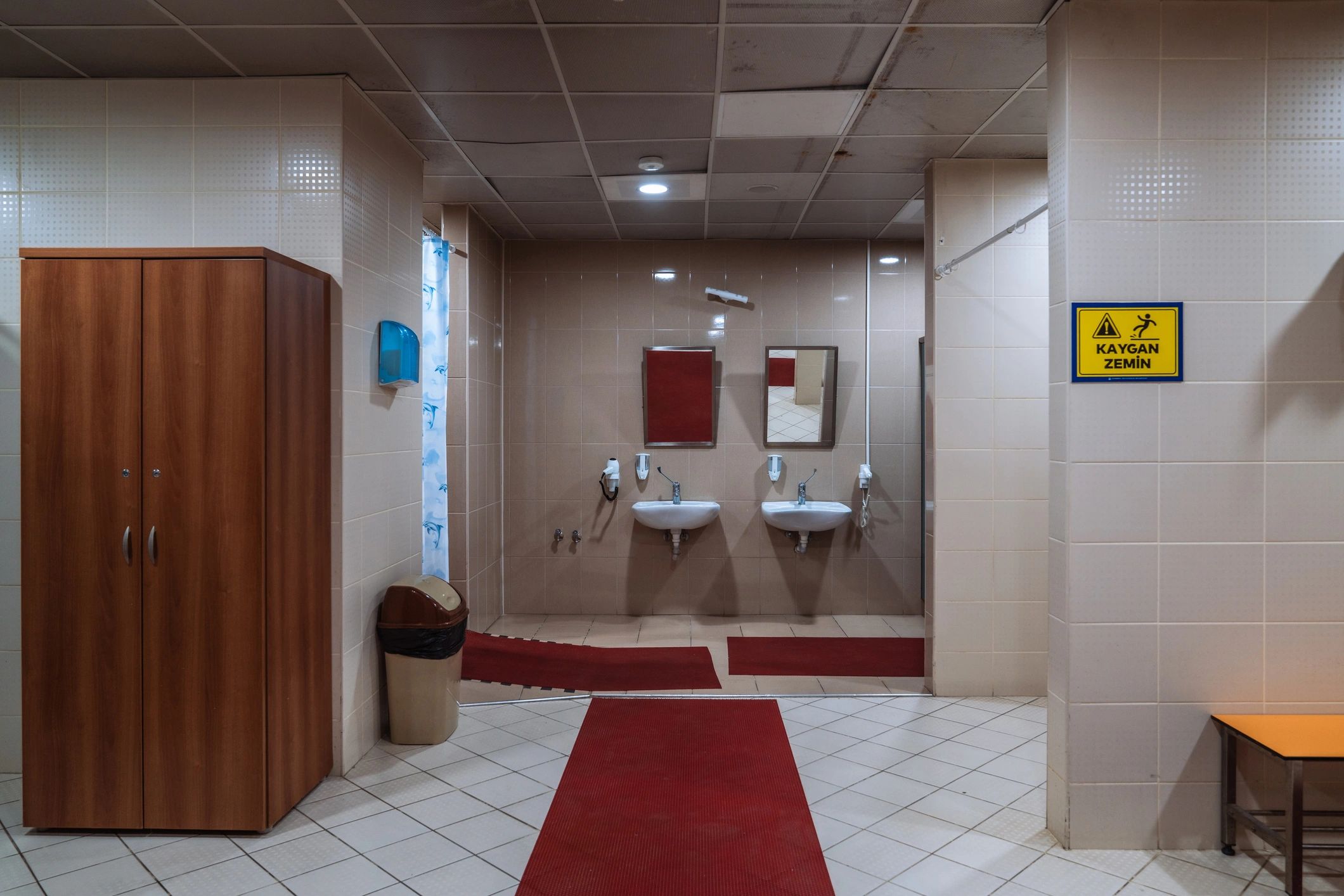 Neutral tiled interior used as testimonial backdrop